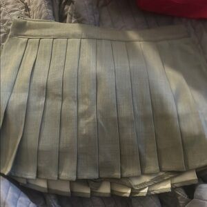 Pleated gray Skirt